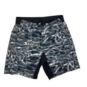 Mens Lululemon size Large pull-up 7” shorts